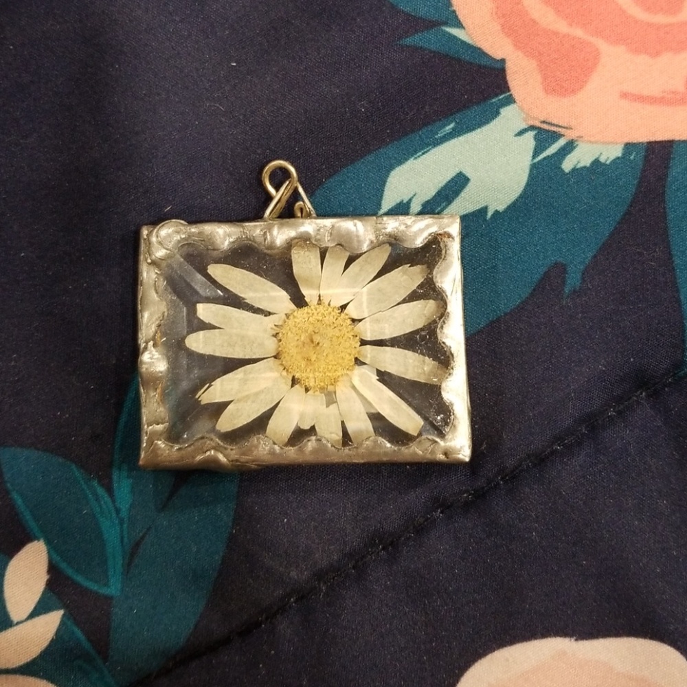 Clear dried flower pendant
